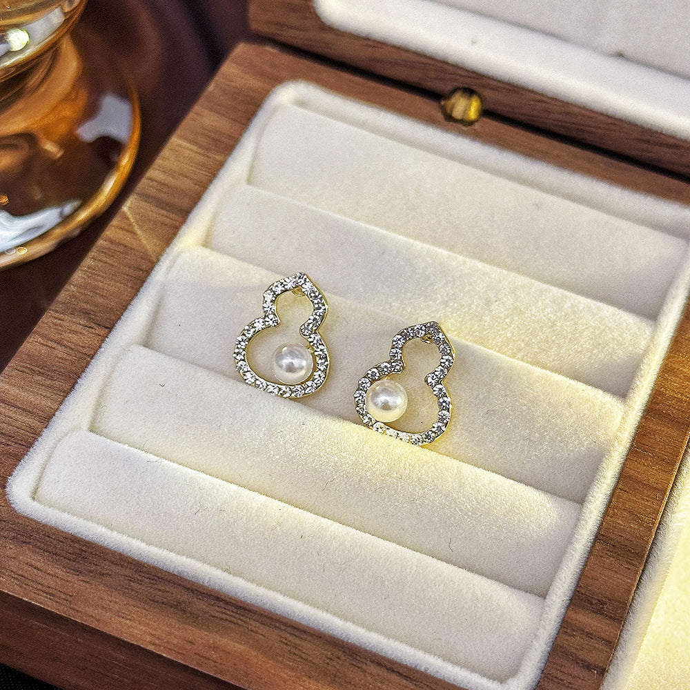 Fashion Special-interest Butterfly Temperament French Retro Easy Matching Earrings