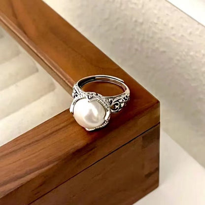 Niche Retro Hollow Carved Round Pearl Ring