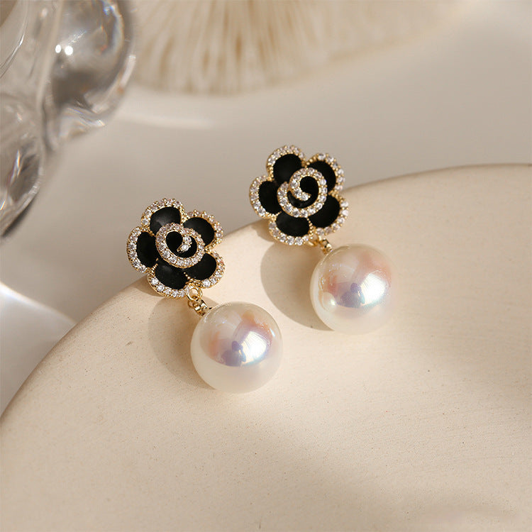 Fashion Special-interest Butterfly Temperament French Retro Easy Matching Earrings